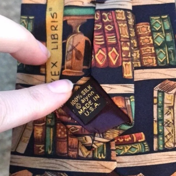 Alynn Neckware Ex Libris 100% Silk Men’s Neck Tie Book Print - Picture 6 of 7